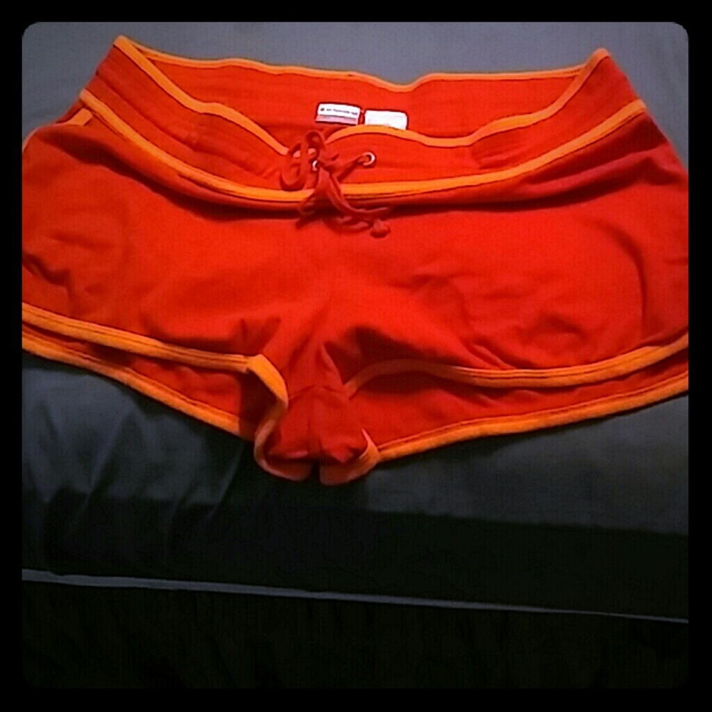 No boundaries stretch shorts